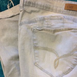 NWOT - YMI Bermuda Shorts Size 22